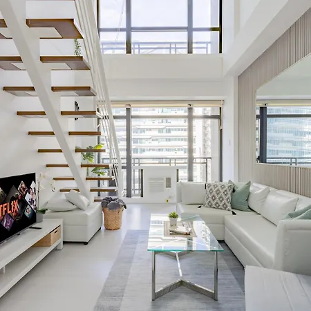Elite Makati Loft: Infinity Pool, Netflix & Gymアパートメント